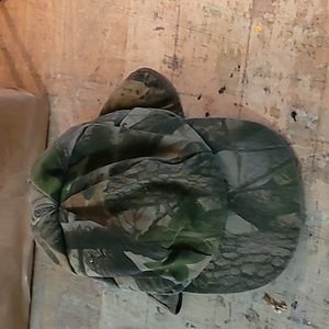 Whitewater outdoors  hunting vhat reversible  top realtree design